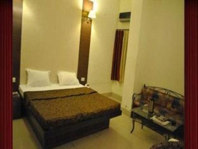 Hotel Golden Deluxe Jaipur Zimmer foto